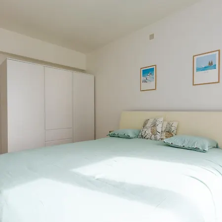 Apartment Miramar - Garage Available Ostend